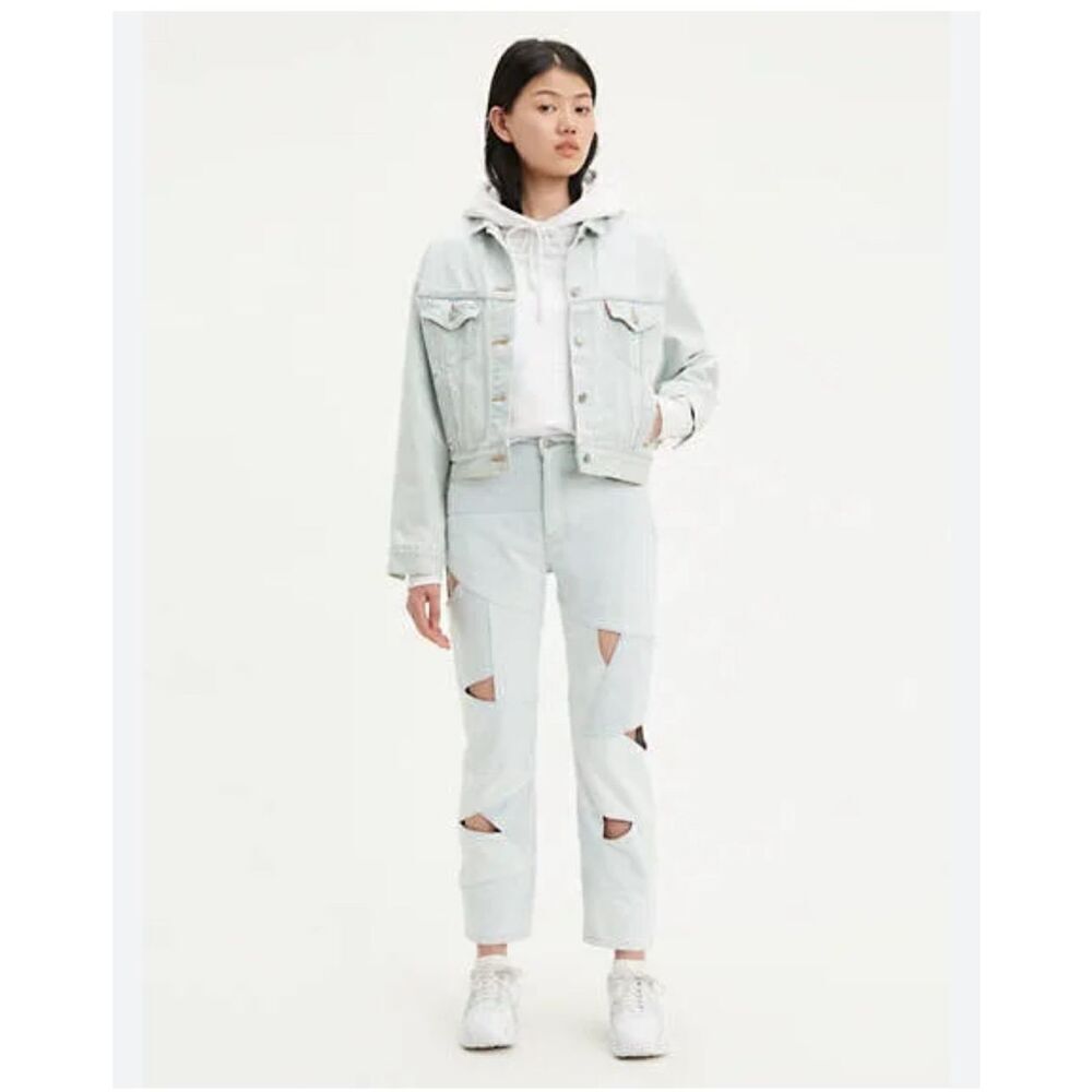 Levi's  501 Women’s  Denim Light Wash Original Pieced Cropped Jeans Size 25x26